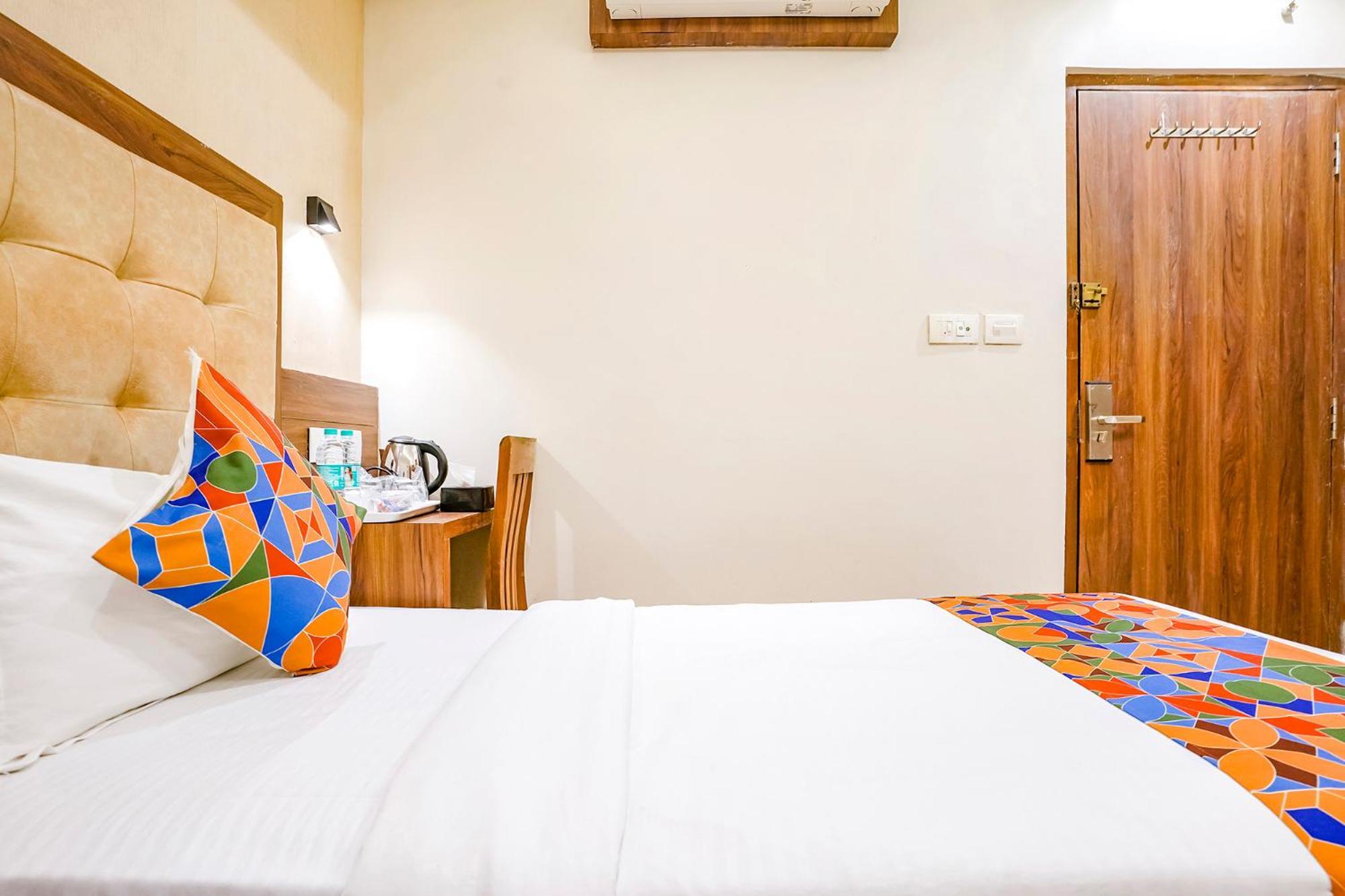Fabhotel Amber Palace - Nr Fort & Csmt Station 뭄바이 외부 사진